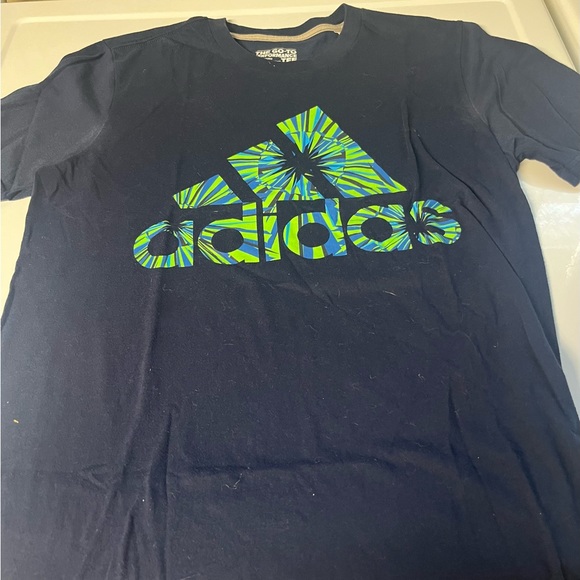 4 ADIDAS boys medium T-shirts - 4/$30 - Picture 2 of 5